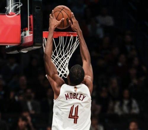 上海街头直,网红身着国,足球衣助阵,pg游戏官网登录入口,PG电子最新官网,pg游戏官网登录入口,pg电子游戏app